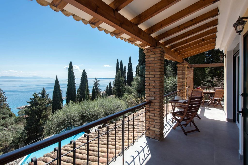 Lucky villas corfu exterior upstairs 04