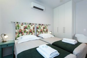 Lucky villas corfu twin bed 02