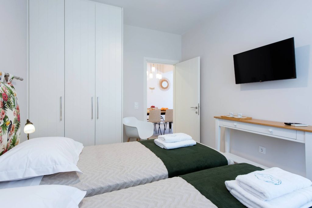 Lucky villas corfu twin bed 03