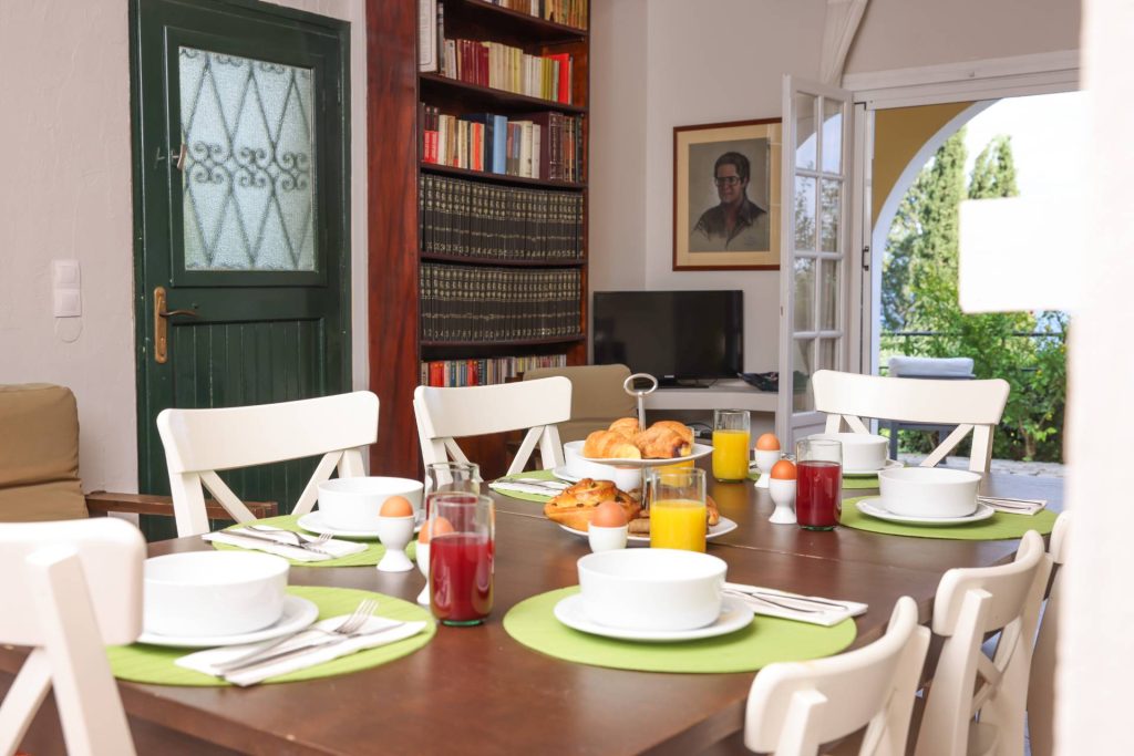 lucky villas guest house dining room 01