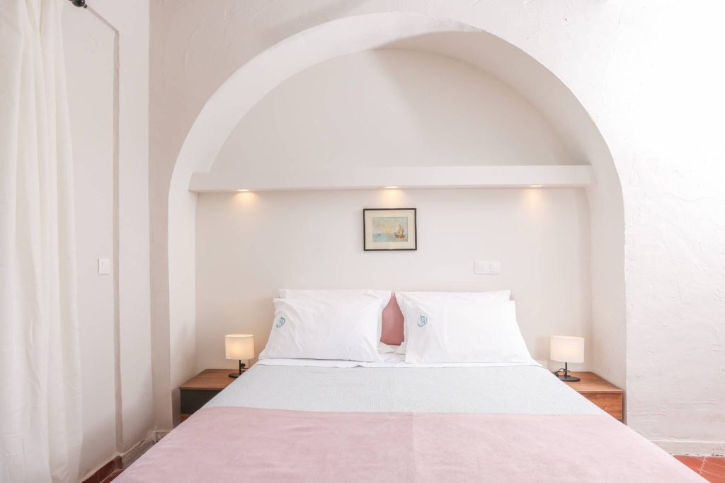 lucky villas guest house room1 01