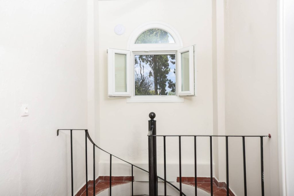 lucky villas guest house stairway 01